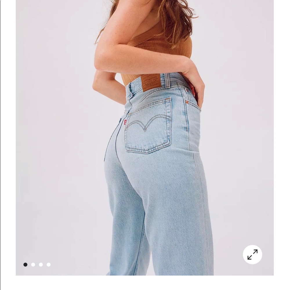 Levi’s rib cage straight jeans!